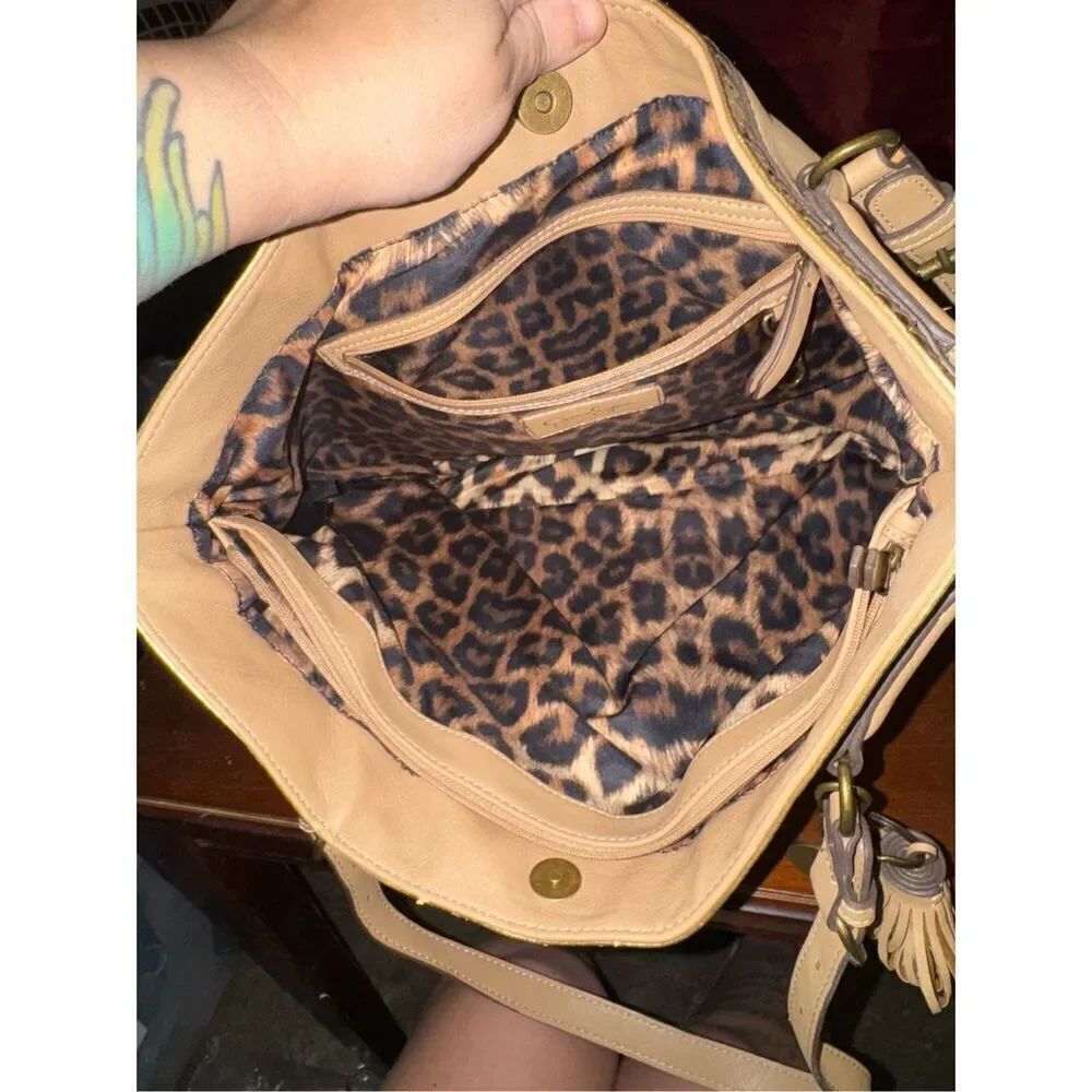 Jessica Simpson leather hobo bag - Picture 6 of 9